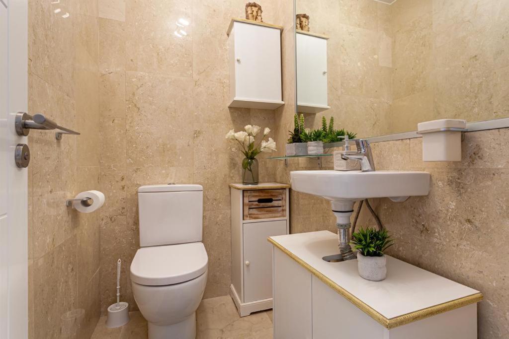 Luxurioesen Apartment Am Meer Golfplatz, Strand プラヤ・デル・クーラ エクステリア 写真
